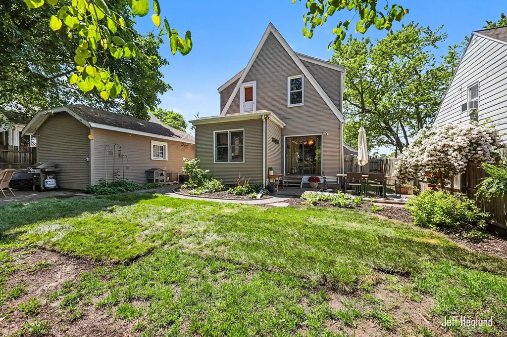 1808 Rossman Avenue SE Grand Rapids City MI 49507