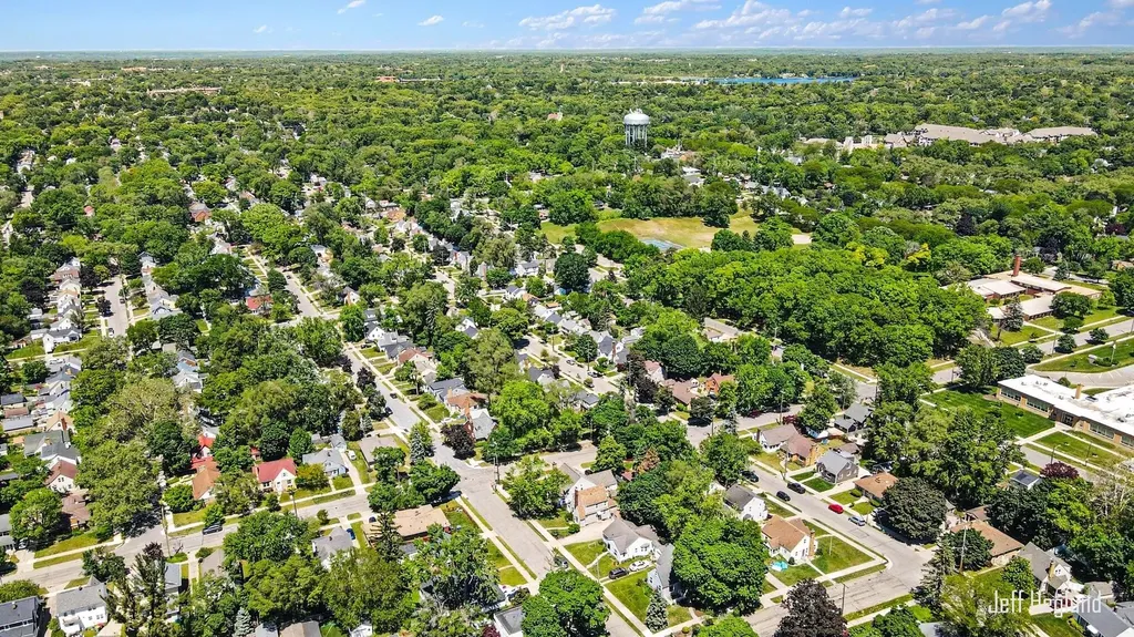 1808 Rossman Avenue SE Grand Rapids City MI 49507