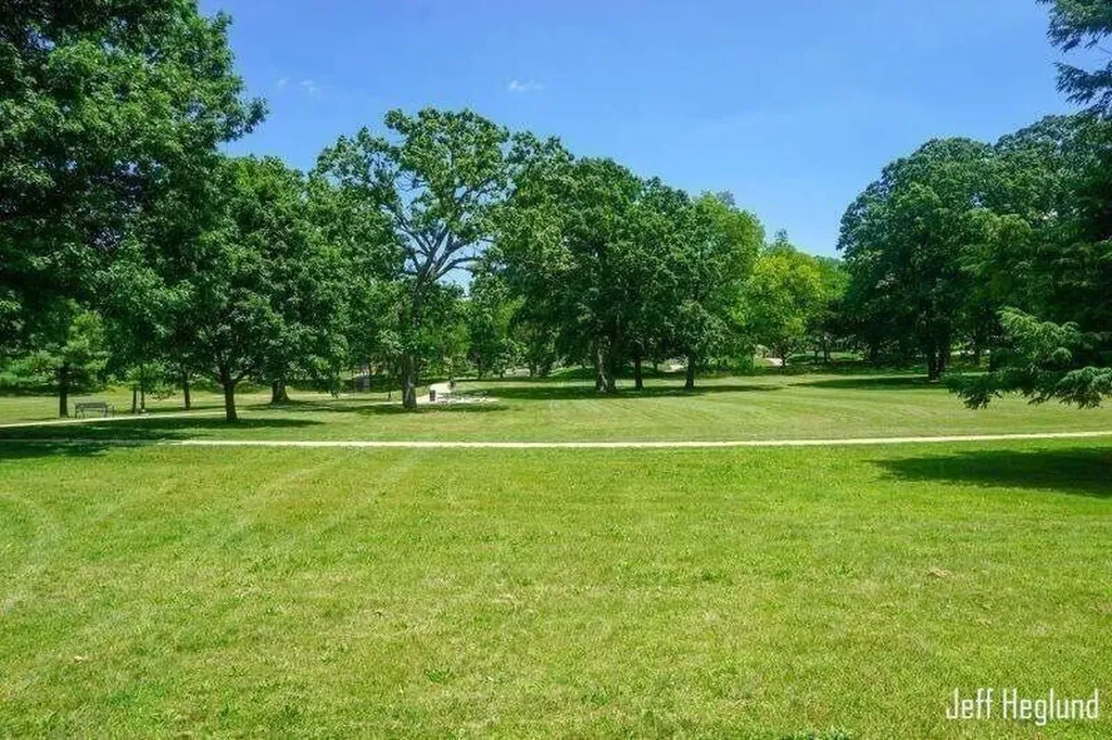 1808 Rossman Avenue SE Grand Rapids City MI 49507