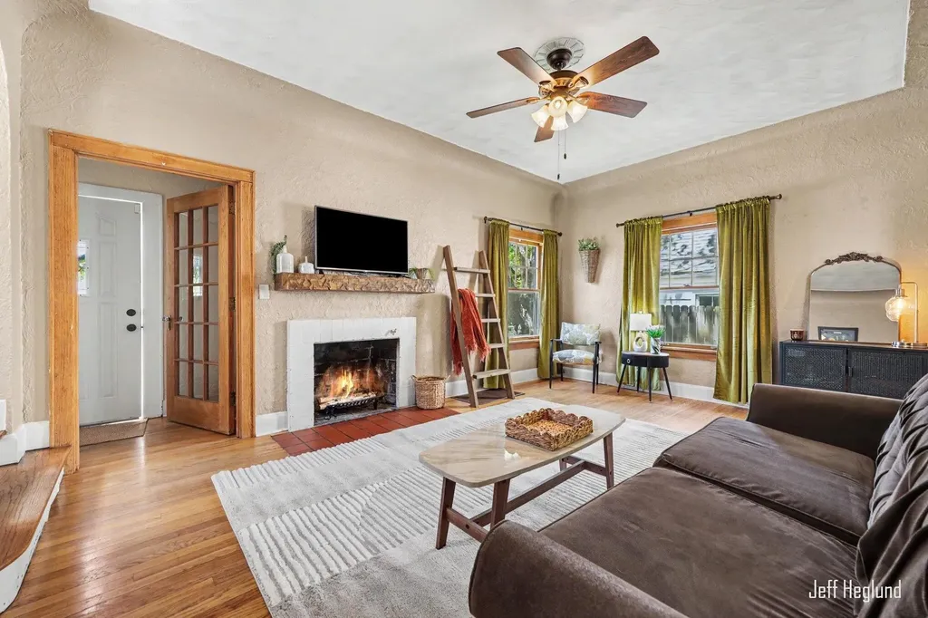 1808 Rossman Avenue SE Grand Rapids City MI 49507