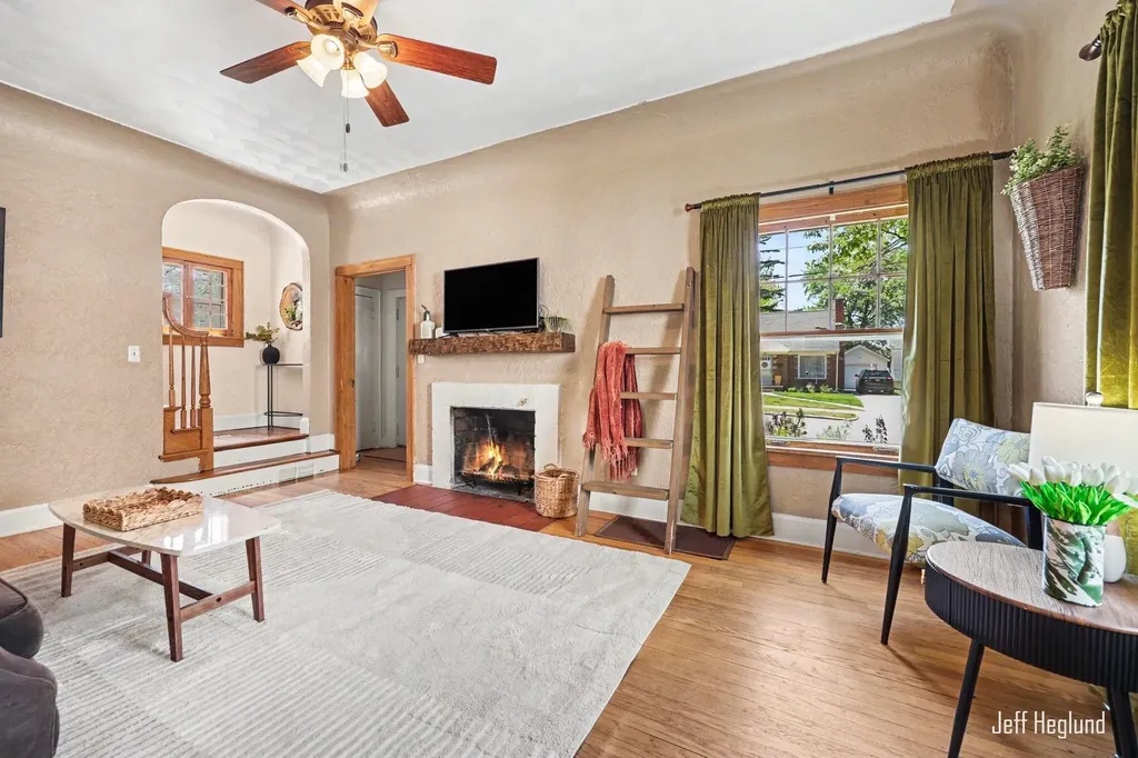 1808 Rossman Avenue SE Grand Rapids City MI 49507