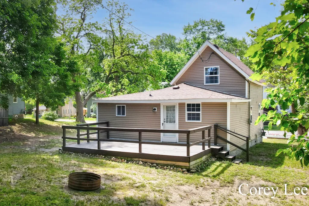 536 Ionia Street Belding City MI 48809