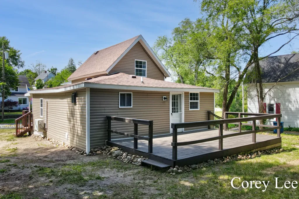 536 Ionia Street Belding City MI 48809