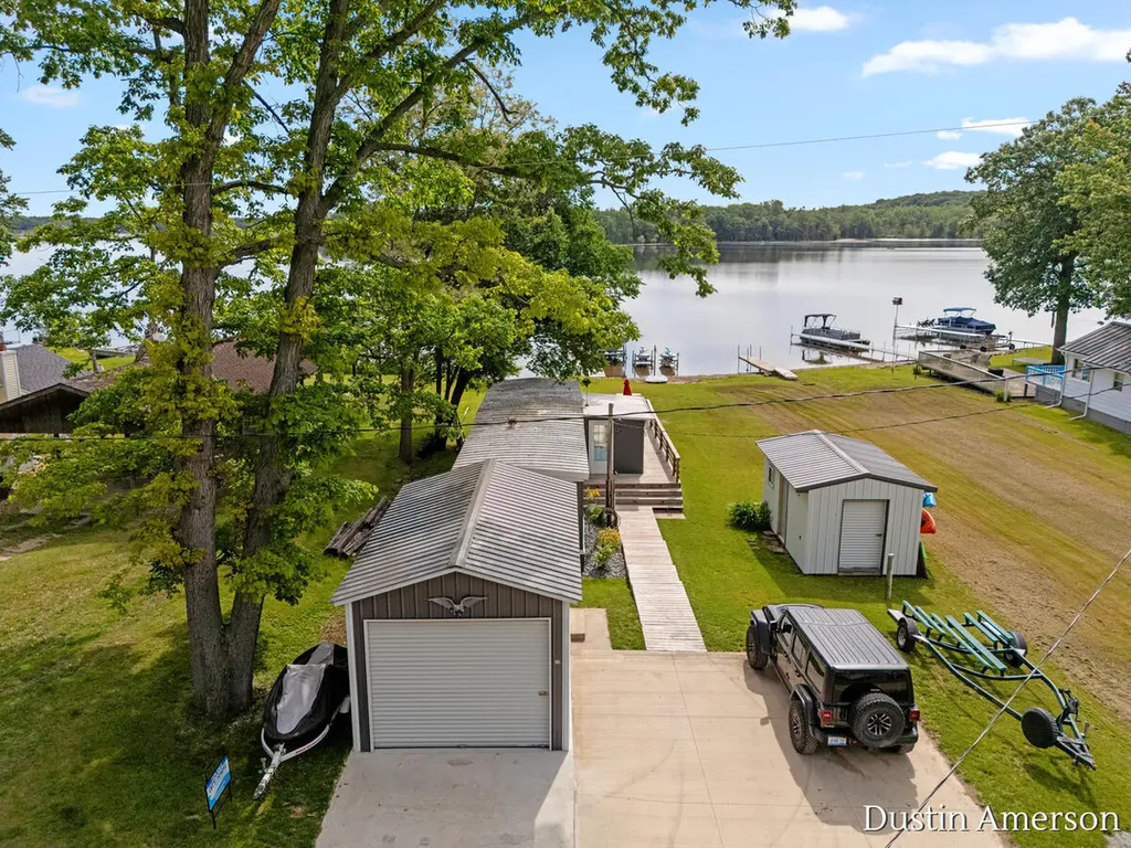 72 Sundago Park Street Hastings Charter Township MI 49058
