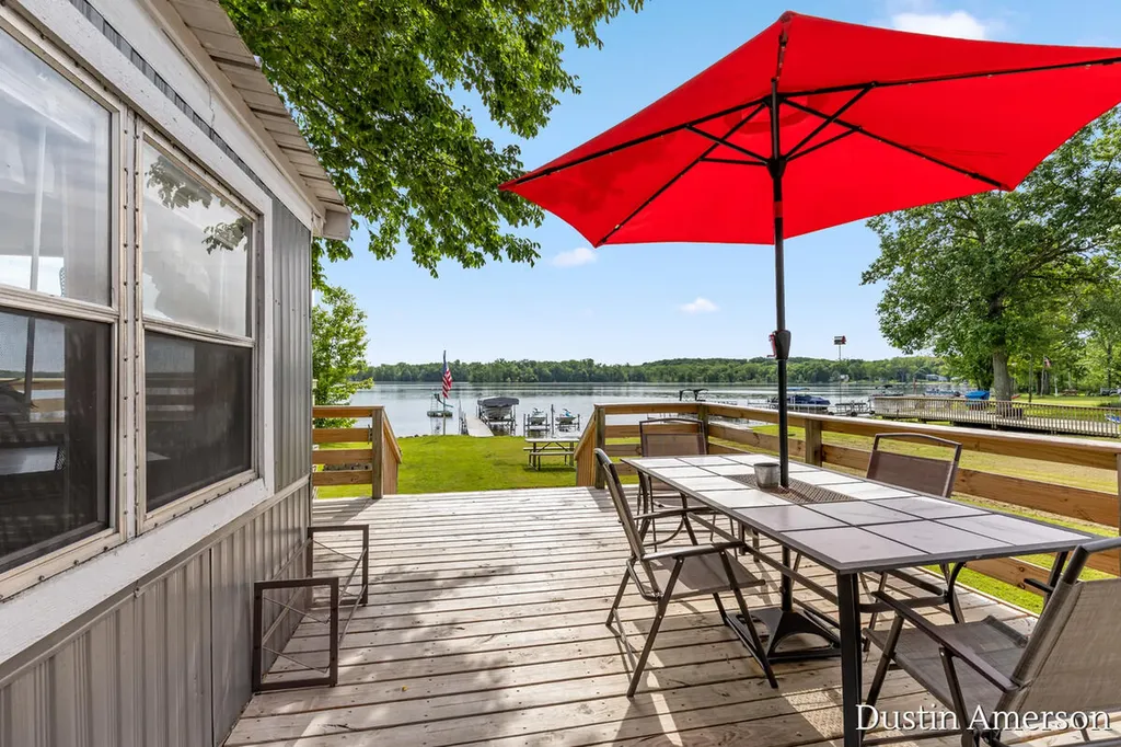 72 Sundago Park Street Hastings Charter Township MI 49058