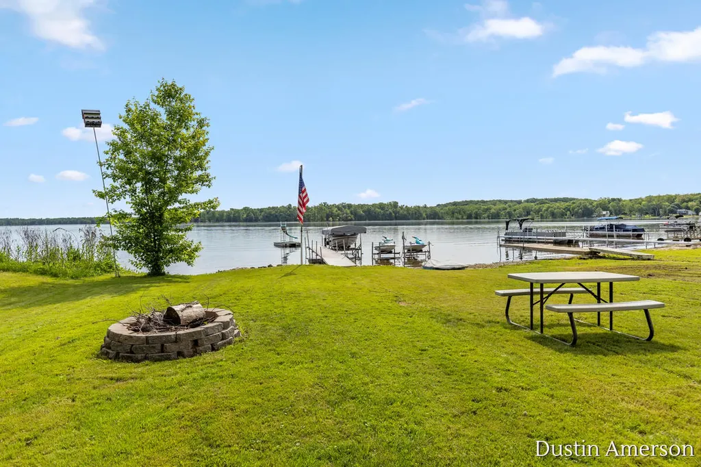 72 Sundago Park Street Hastings Charter Township MI 49058