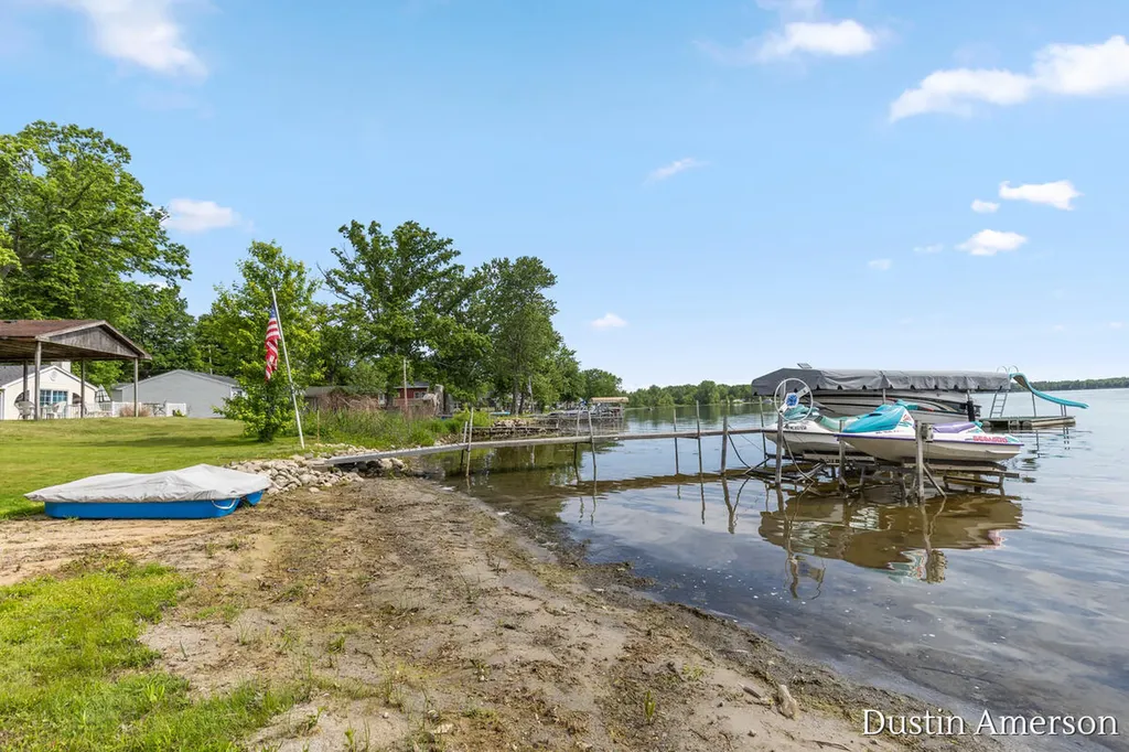 72 Sundago Park Street Hastings Charter Township MI 49058
