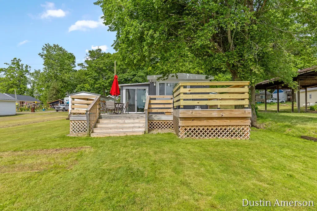 72 Sundago Park Street Hastings Charter Township MI 49058