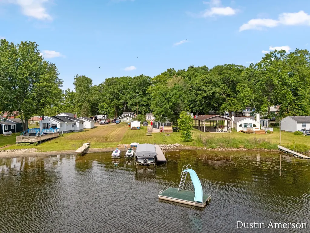 72 Sundago Park Street Hastings Charter Township MI 49058