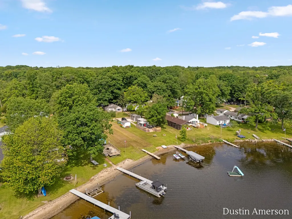 72 Sundago Park Street Hastings Charter Township MI 49058