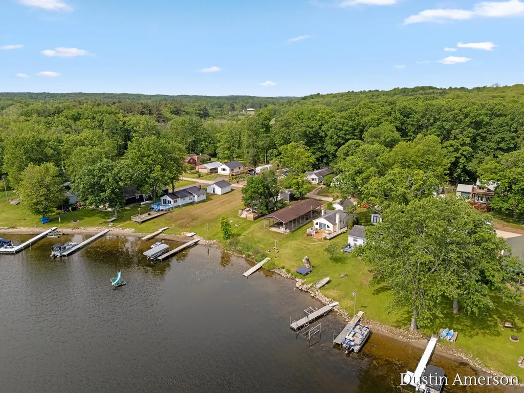 72 Sundago Park Street Hastings Charter Township MI 49058