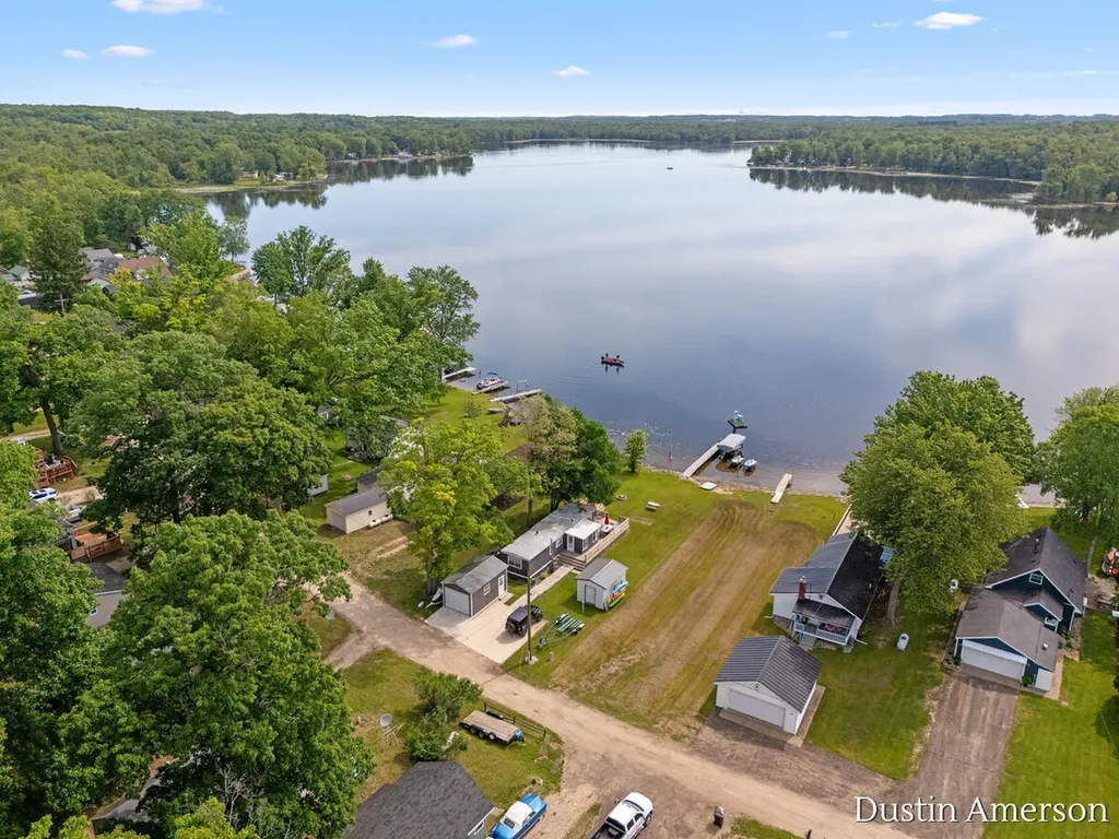 72 Sundago Park Street Hastings Charter Township MI 49058