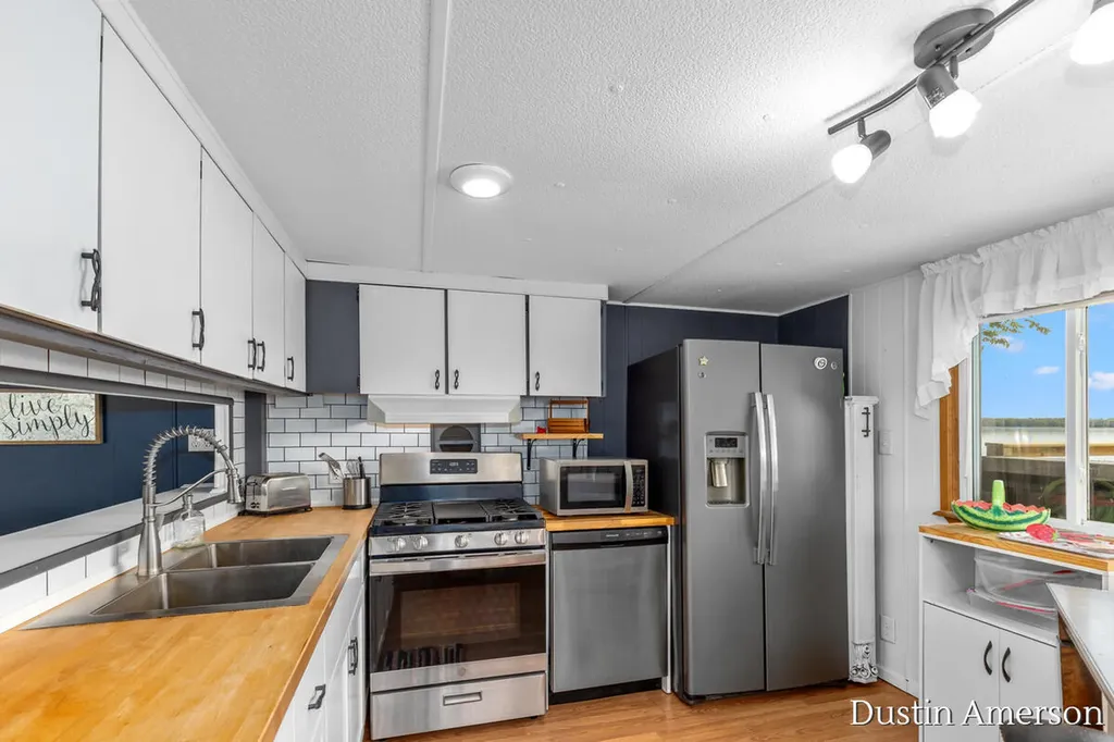 72 Sundago Park Street Hastings Charter Township MI 49058