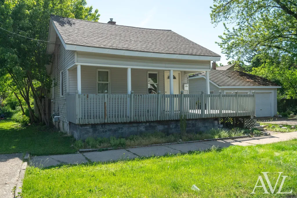 826 Lincoln Avenue NW Grand Rapids City MI 49504