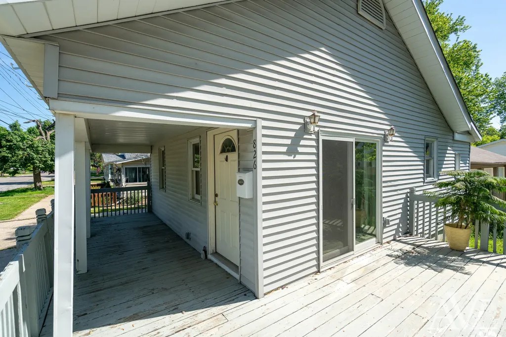 826 Lincoln Avenue NW Grand Rapids City MI 49504