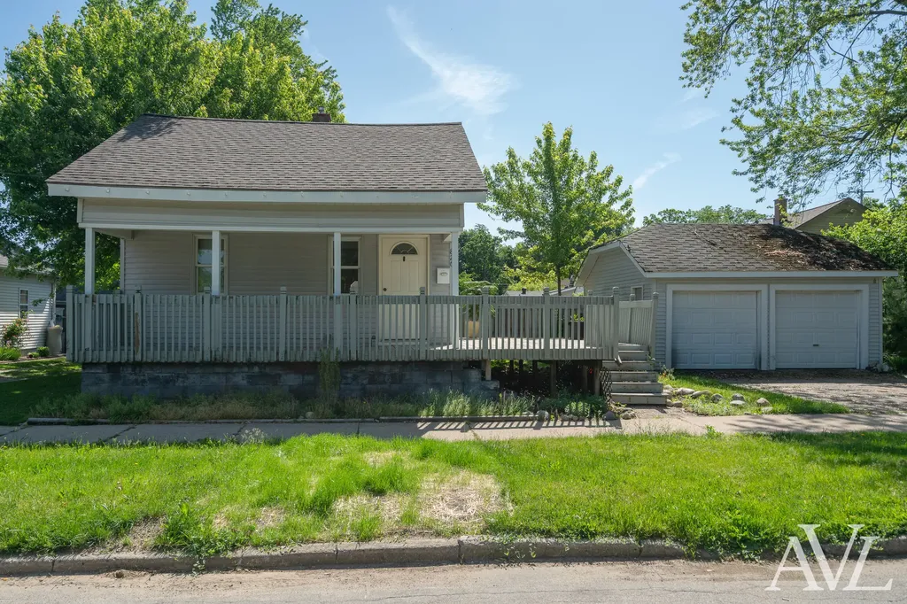 826 Lincoln Avenue NW Grand Rapids City MI 49504