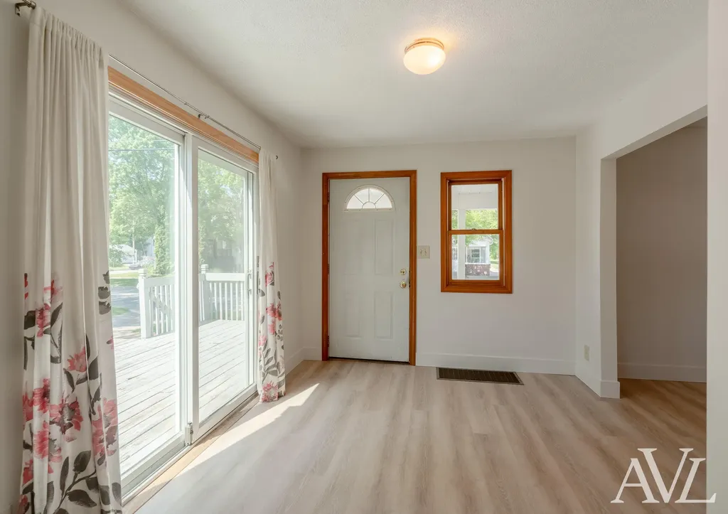 826 Lincoln Avenue NW Grand Rapids City MI 49504