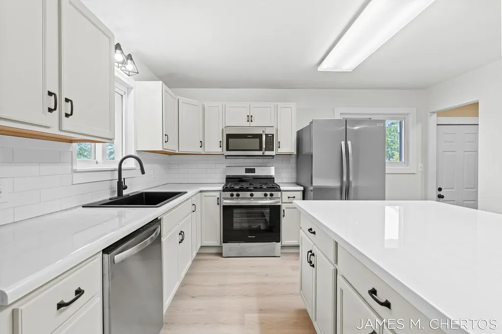 228 South Street Spring Lake Village MI 49456