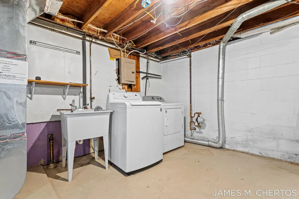 228 South Street Spring Lake Village MI 49456