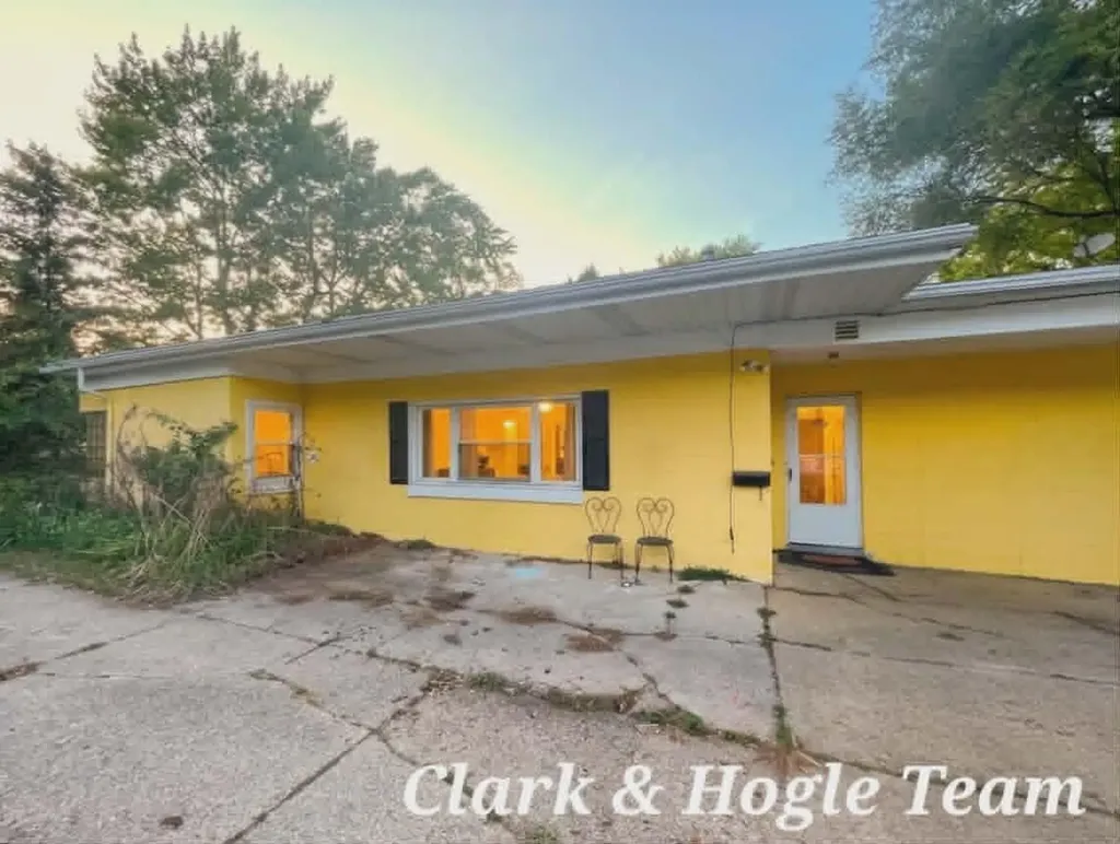 105 S Prospect Street St. Johns City MI 48879