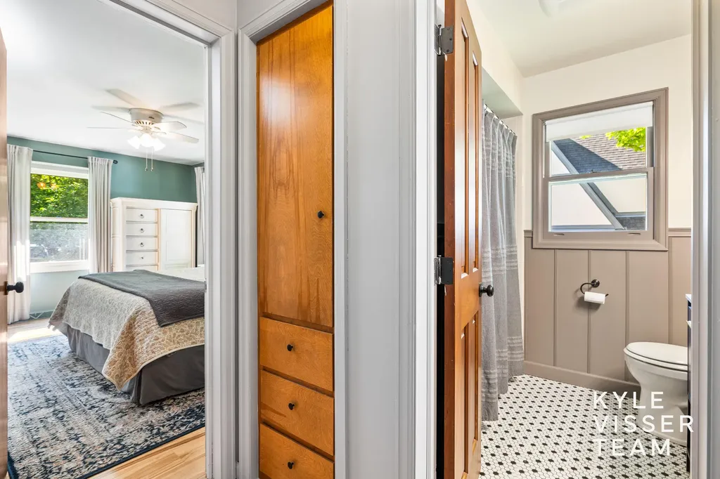 805 Rosewood Avenue SE East Grand Rapids City MI 49506
