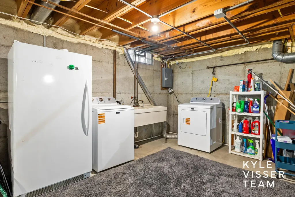 805 Rosewood Avenue SE East Grand Rapids City MI 49506