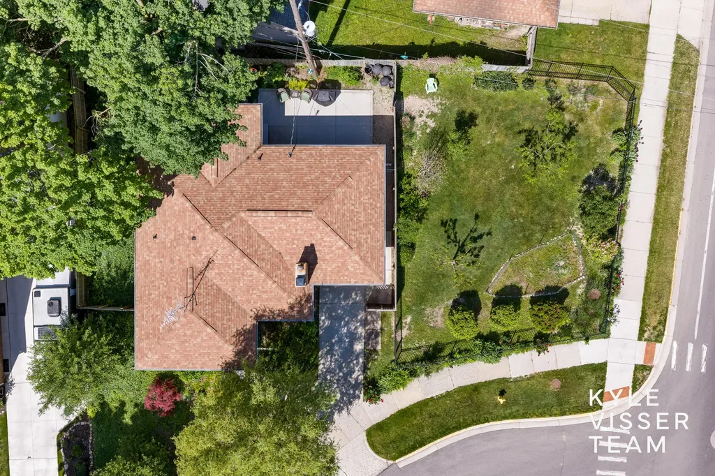 805 Rosewood Avenue SE East Grand Rapids City MI 49506