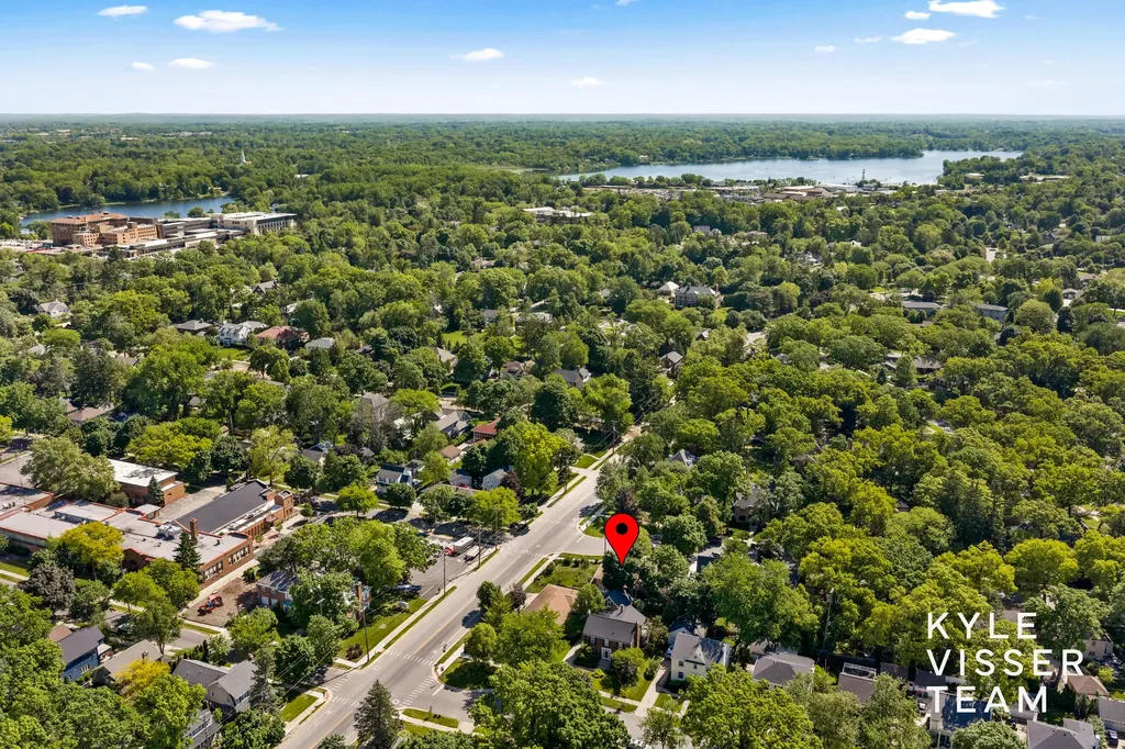 805 Rosewood Avenue SE East Grand Rapids City MI 49506