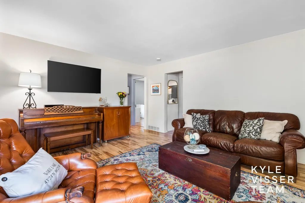 805 Rosewood Avenue SE East Grand Rapids City MI 49506