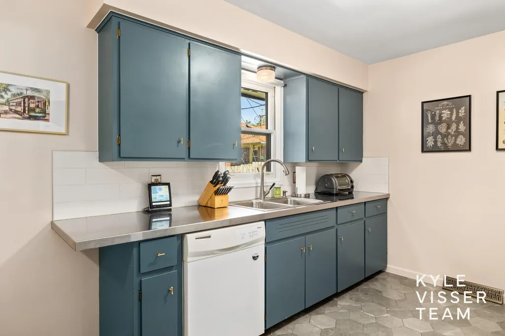 805 Rosewood Avenue SE East Grand Rapids City MI 49506