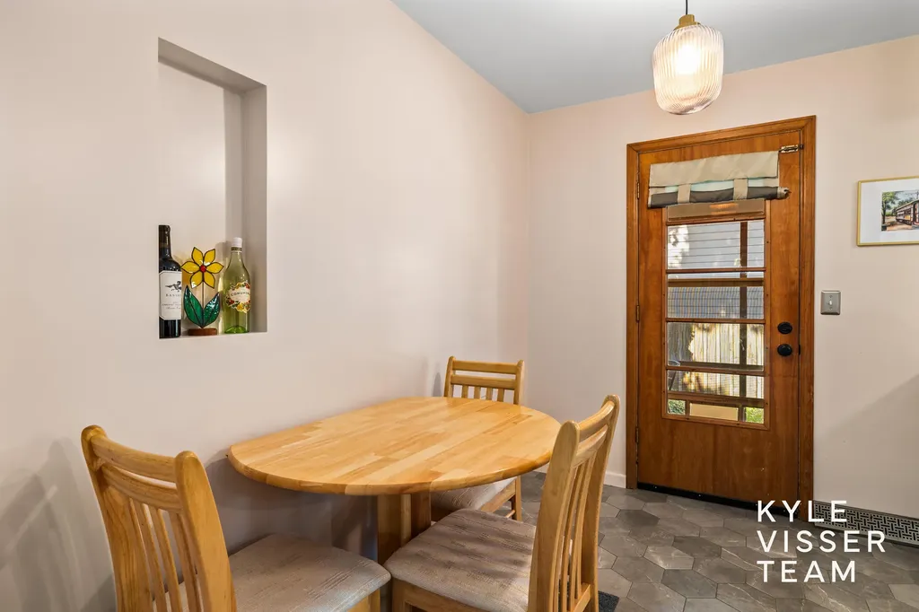 805 Rosewood Avenue SE East Grand Rapids City MI 49506
