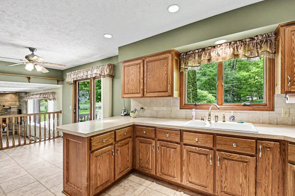 5269 Kenowa Avenue SW Georgetown Charter Township MI 49418