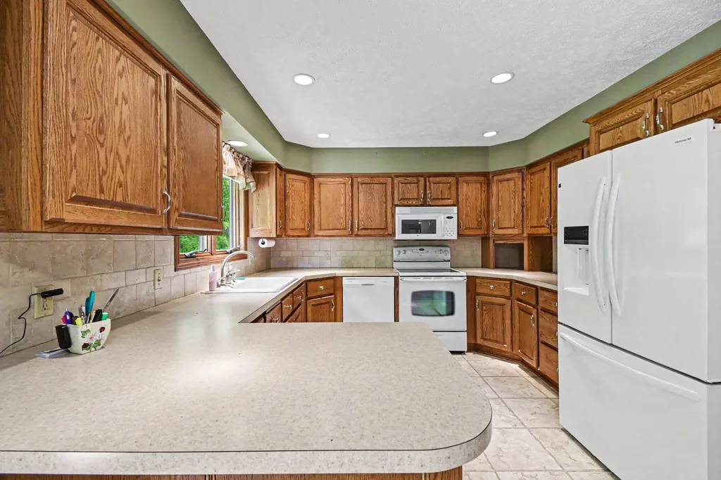 5269 Kenowa Avenue SW Georgetown Charter Township MI 49418