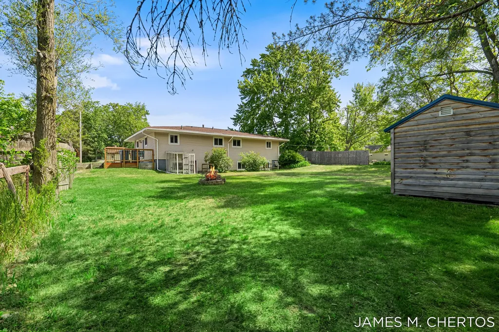 228 South Street Spring Lake Village MI 49456
