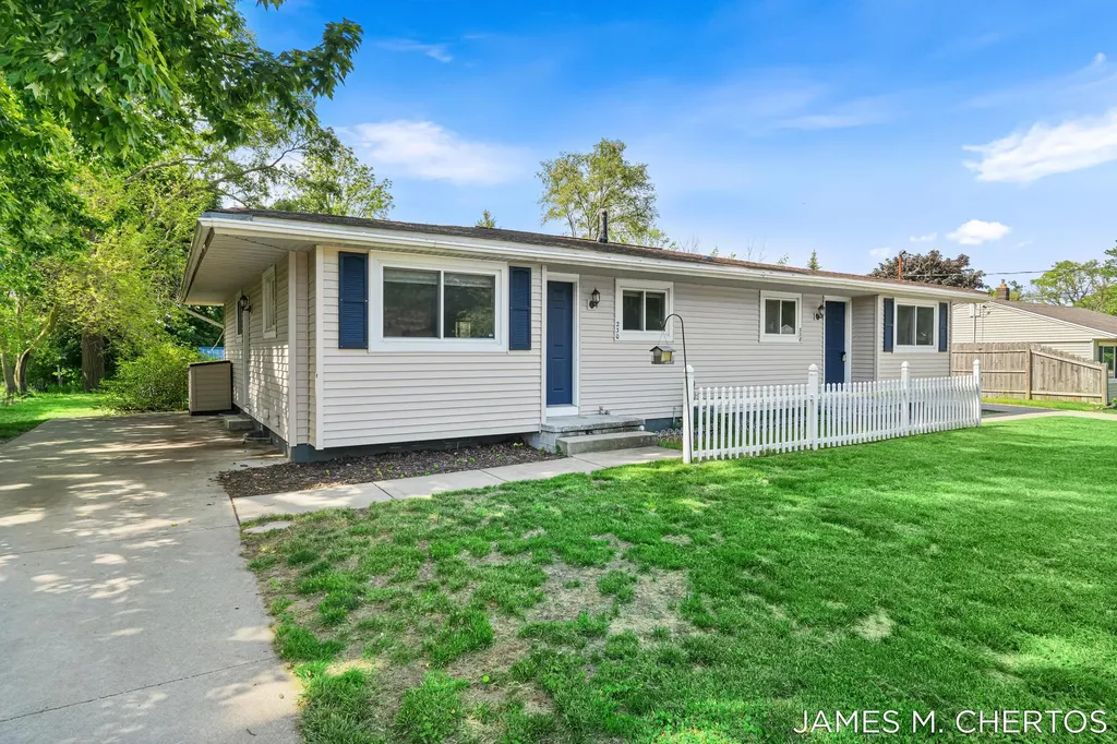228 South Street Spring Lake Village MI 49456