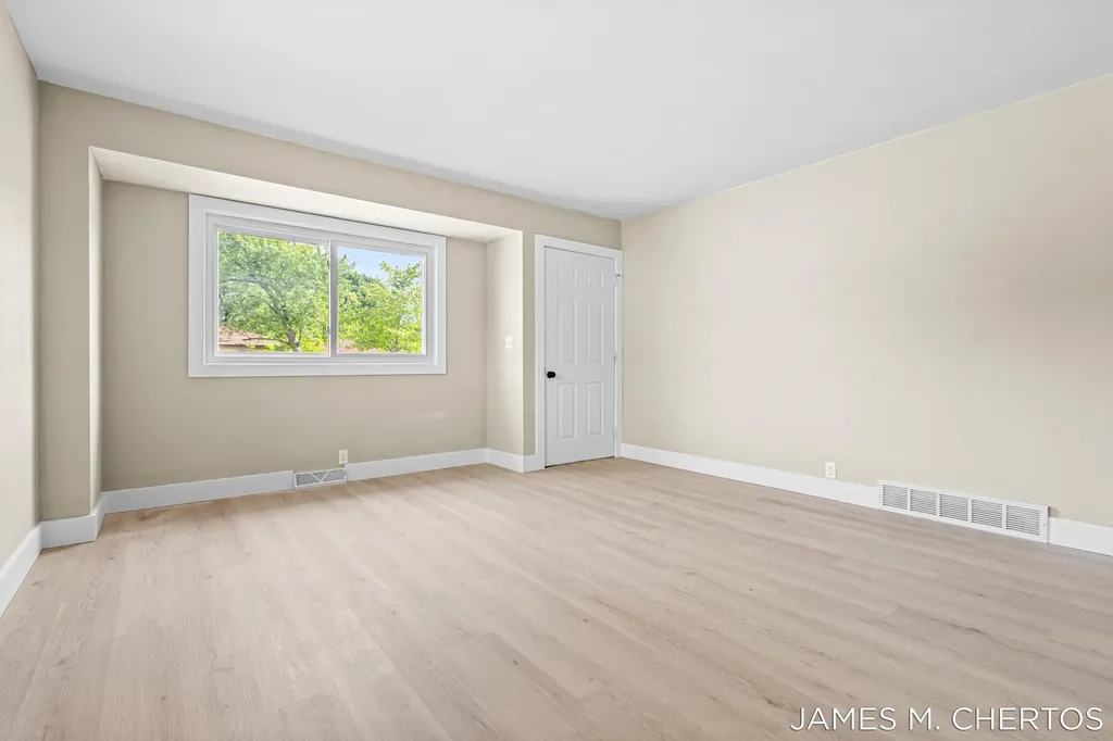 228 South Street Spring Lake Village MI 49456
