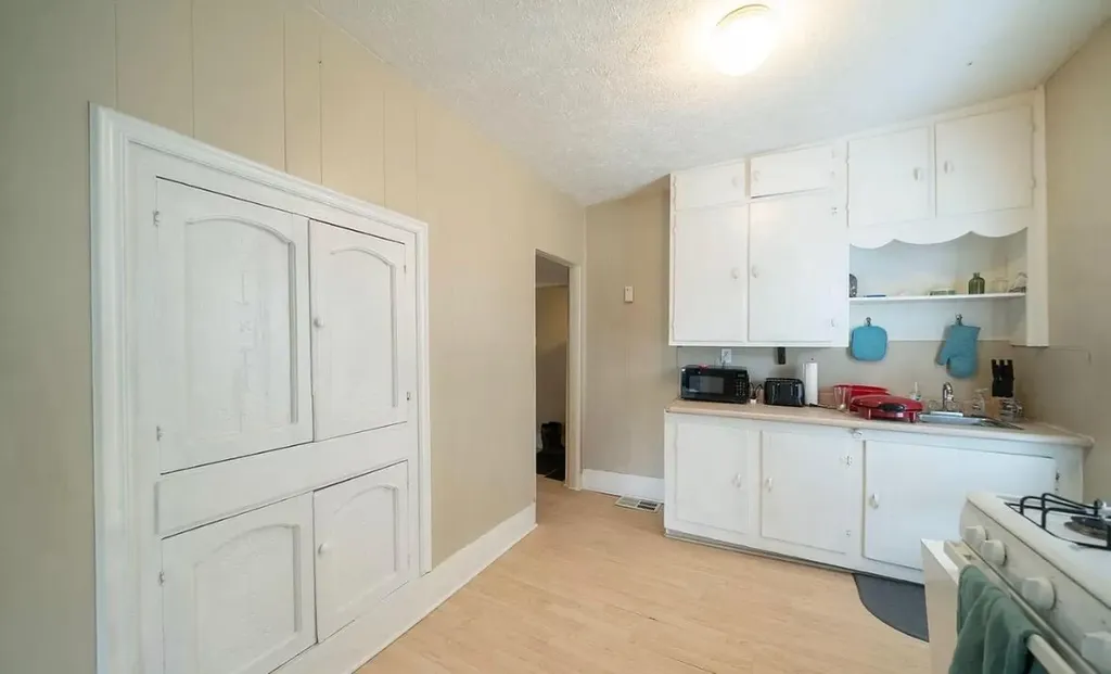 736 N Michigan Avenue Hastings City MI 49058