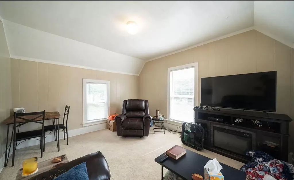 736 N Michigan Avenue Hastings City MI 49058