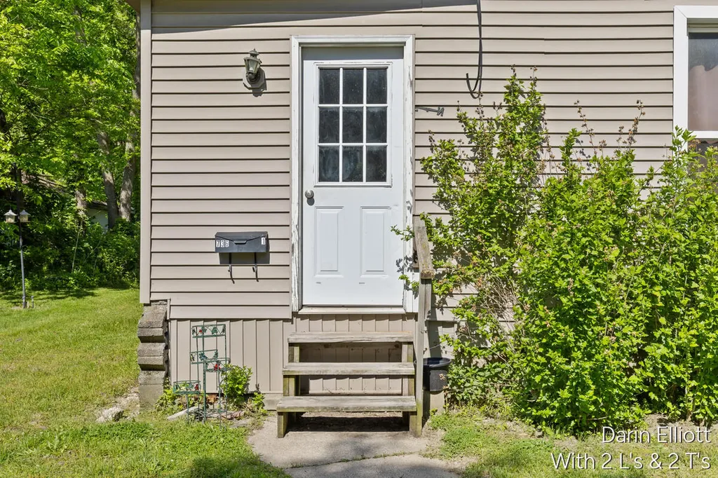 736 N Michigan Avenue Hastings City MI 49058