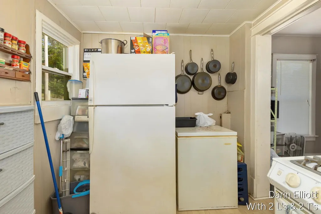 736 N Michigan Avenue Hastings City MI 49058