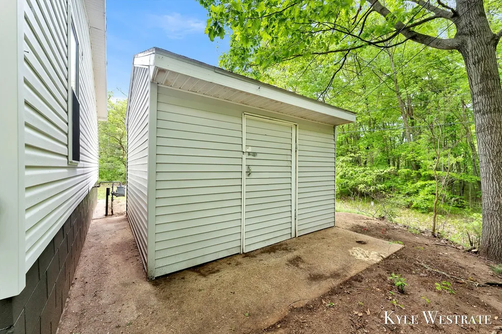 22866 Kendaville Road Pierson Township MI 49339