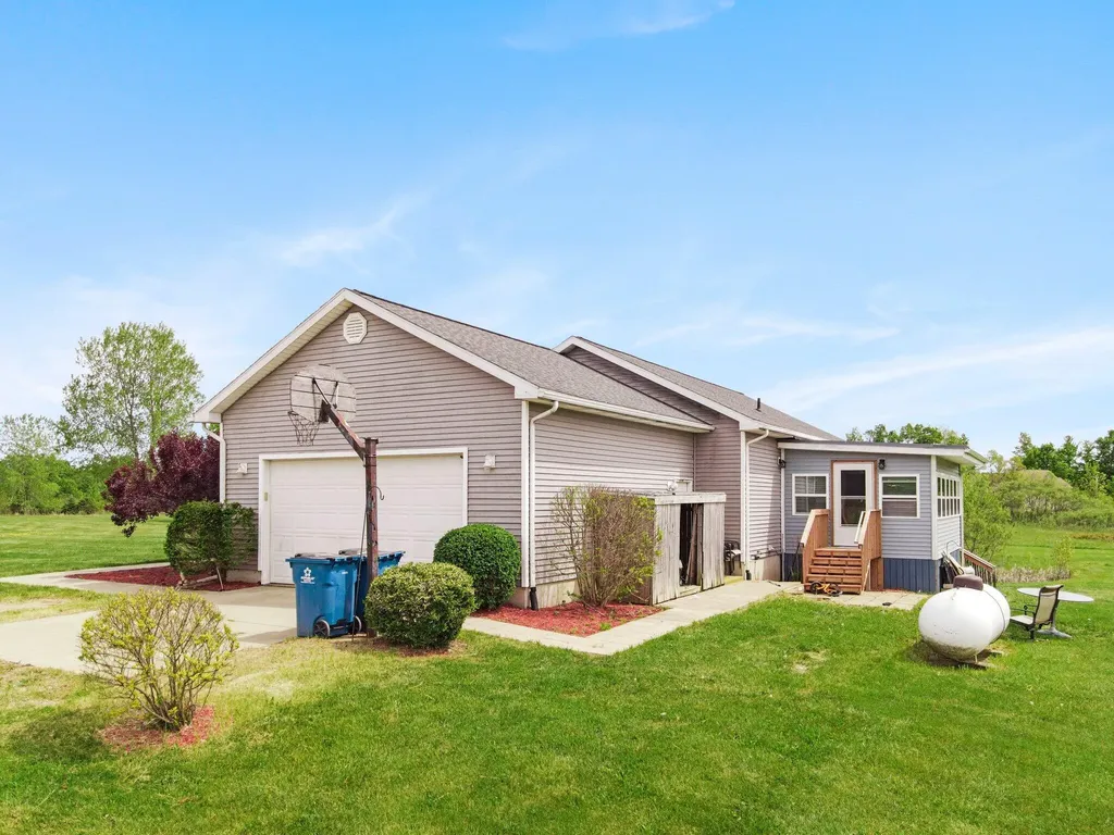 8860 Timber Lane Charlotte City MI 48813