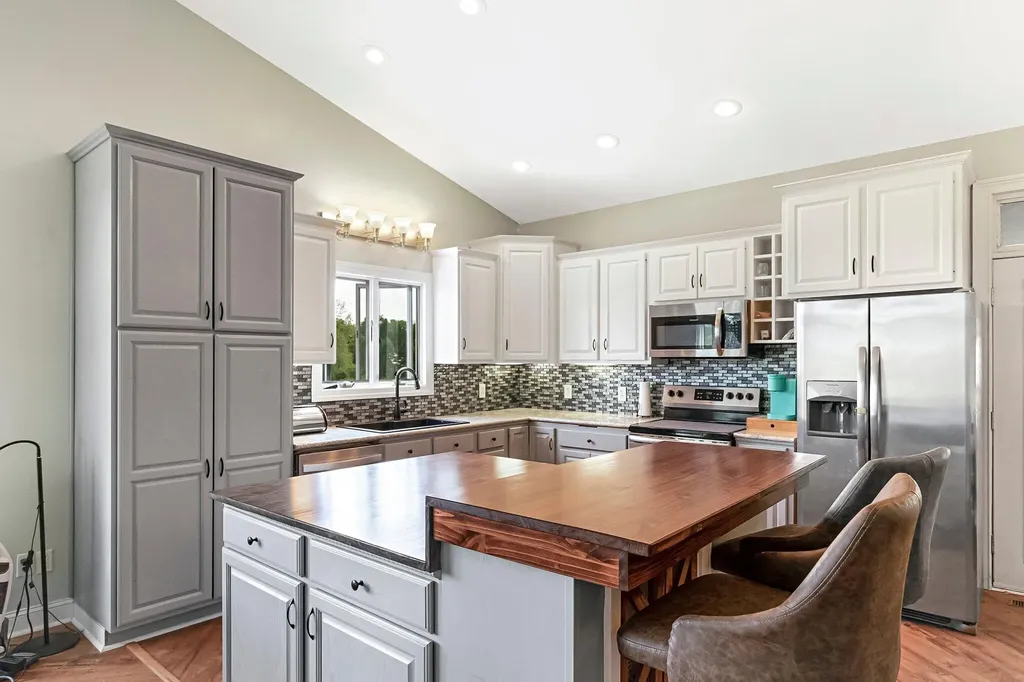 8860 Timber Lane Charlotte City MI 48813