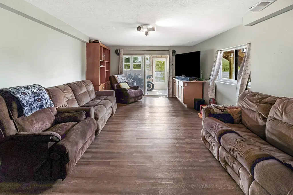 8860 Timber Lane Charlotte City MI 48813
