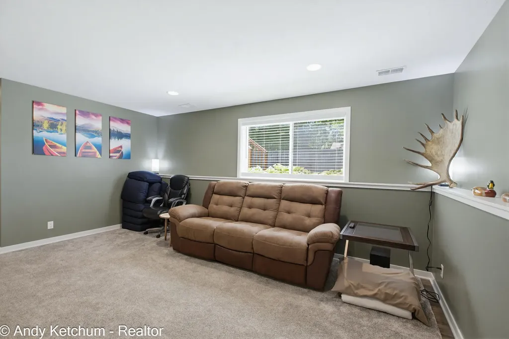 404 3rd Avenue Holland Charter Township MI 49424
