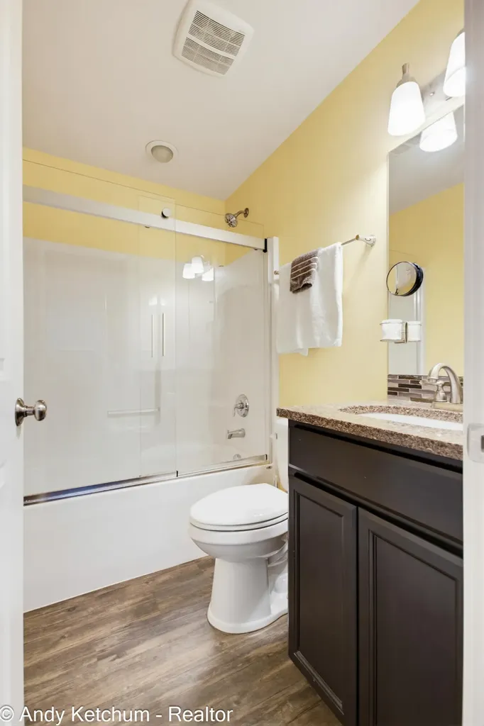 404 3rd Avenue Holland Charter Township MI 49424
