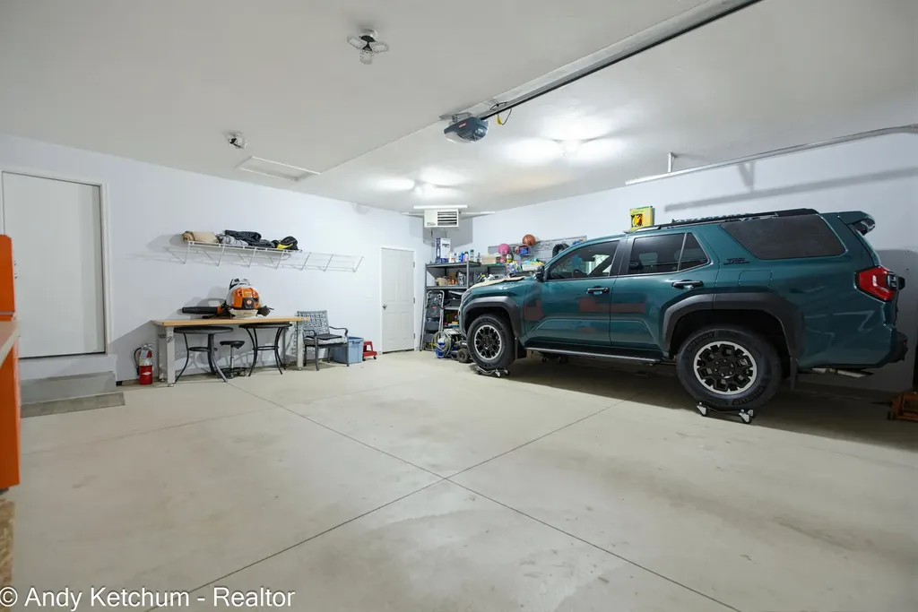 404 3rd Avenue Holland Charter Township MI 49424