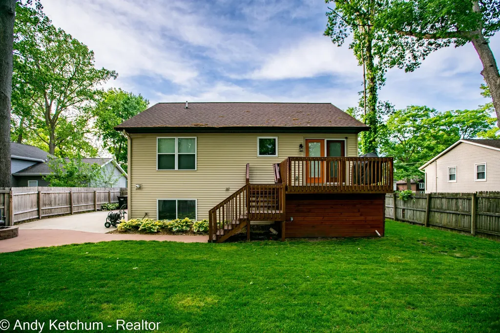 404 3rd Avenue Holland Charter Township MI 49424