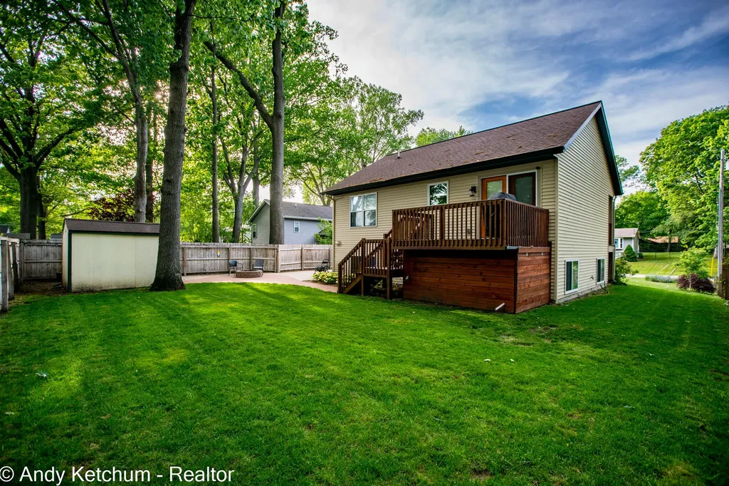 404 3rd Avenue Holland Charter Township MI 49424