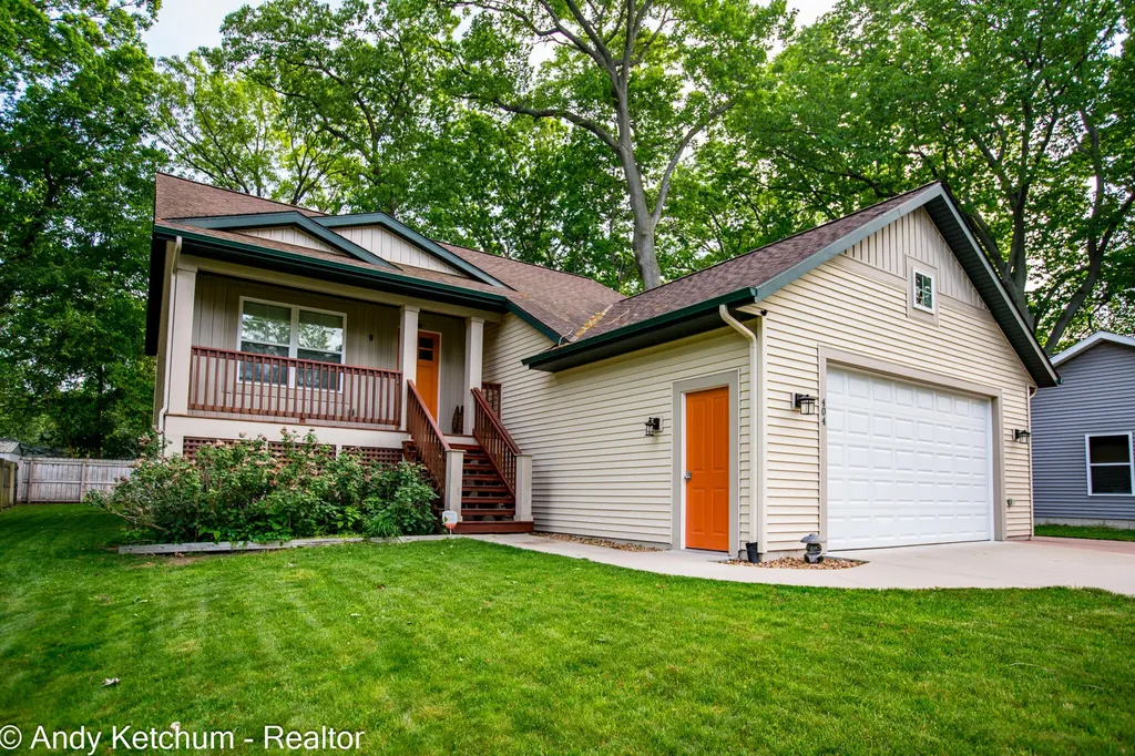 404 3rd Avenue Holland Charter Township MI 49424
